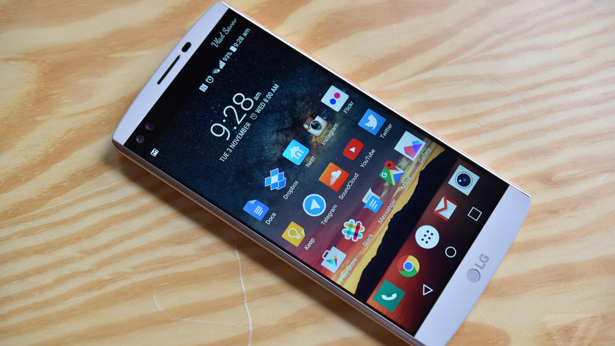 LG V10 with the Second Screen showing a user-created message.